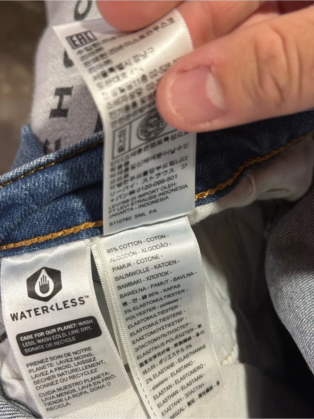 Levi’s 505 Straight Leg Jeans Medium Blue Wash Men’s size 38 x 34 Regular Fit